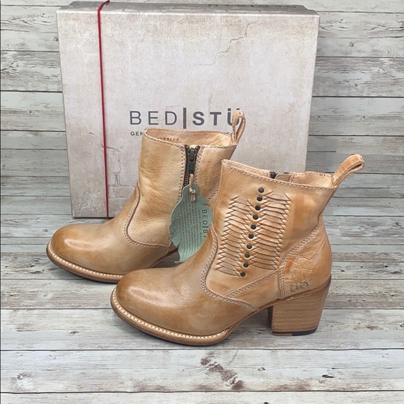 Bed Stu Shrill Sand Rustic Ankle Boots 